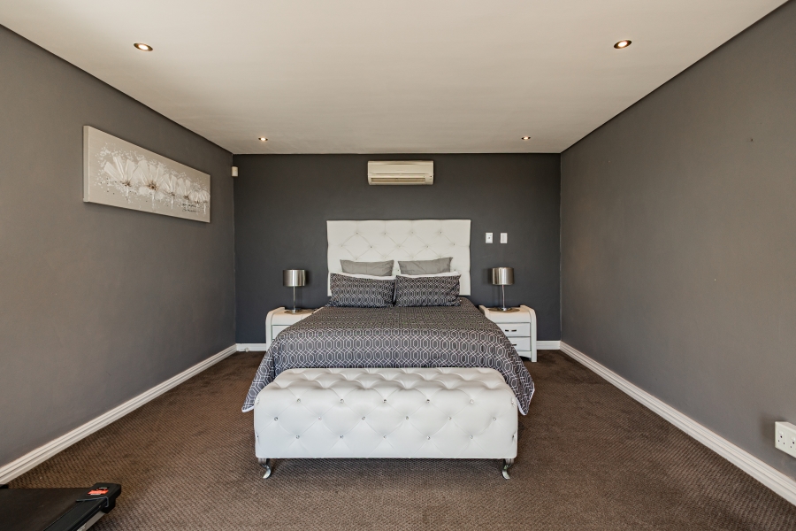 6 Bedroom Property for Sale in Baronetcy Estate Western Cape